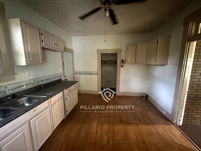Building Photo - 209-211 N 16th Street
