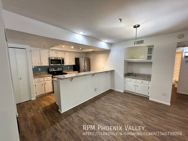 Building Photo - Updated Cute & Bright Scottsdale Condo w/ ...