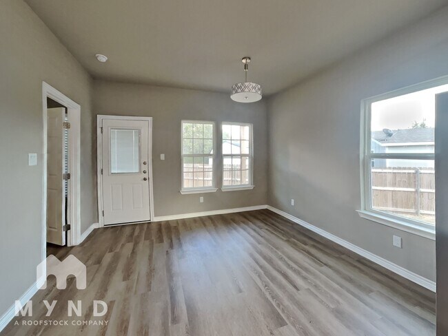 Building Photo - 5621 Van Horn Dr