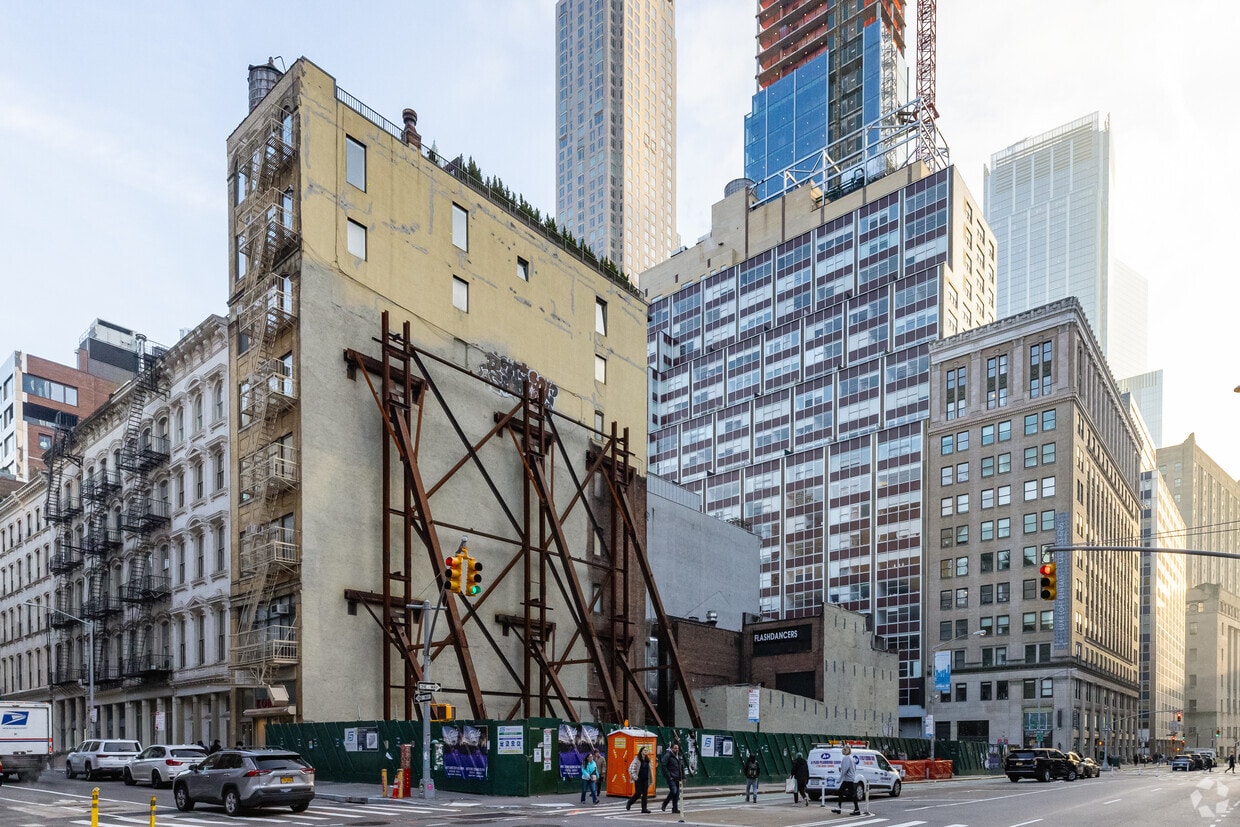Building Photo - 59-61 Warren St