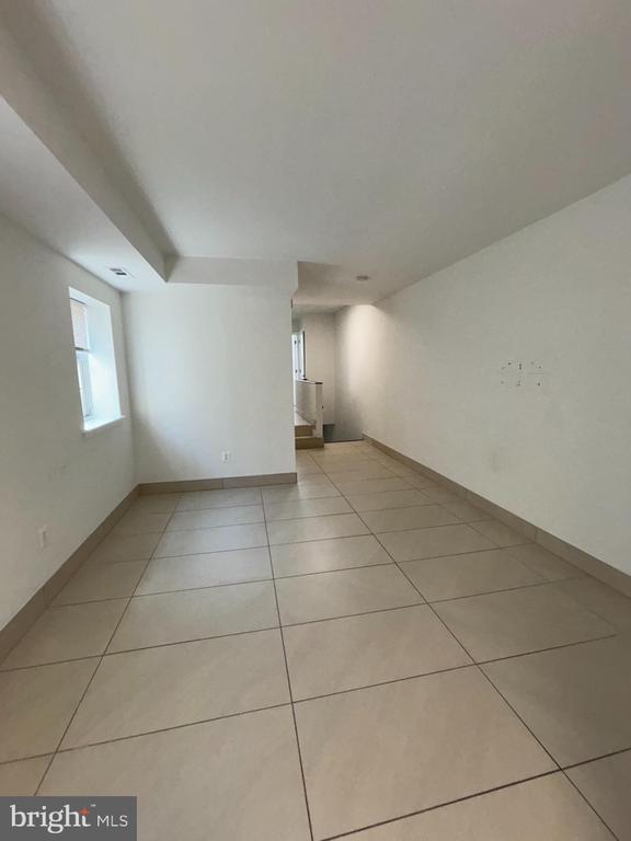 Foto del edificio - 1221 Snyder Ave