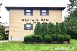 Primary Photo - 689 Wantagh Ave