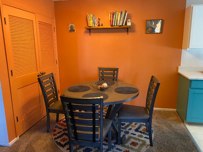 Foto del edificio - 7944 Chase Cir