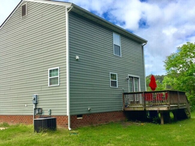 Foto del edificio - 1122 Oakland Rd