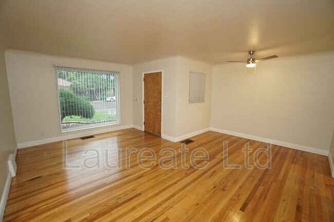 Foto del edificio - 3095 Elm St