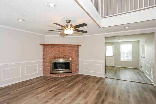 Foto del edificio - 722 Nightingale Cir