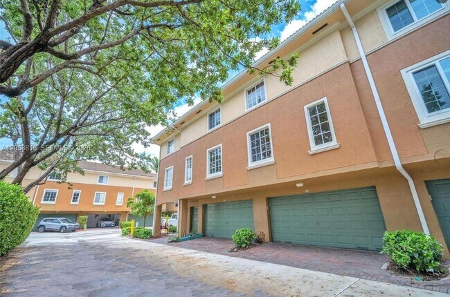 Foto del edificio - 2845 NE 185th St