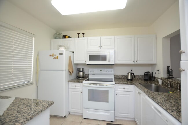 Foto del edificio - 6649 Somerset Dr