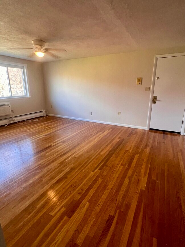 Foto del edificio - 4 Albert Dr