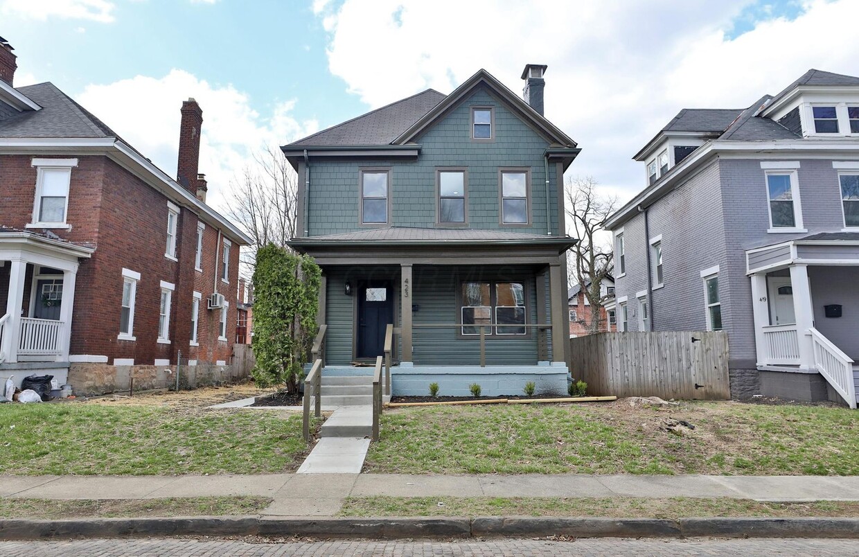 Primary Photo - 423 Stoddart Ave