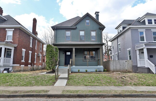 Building Photo - 423 Stoddart Ave