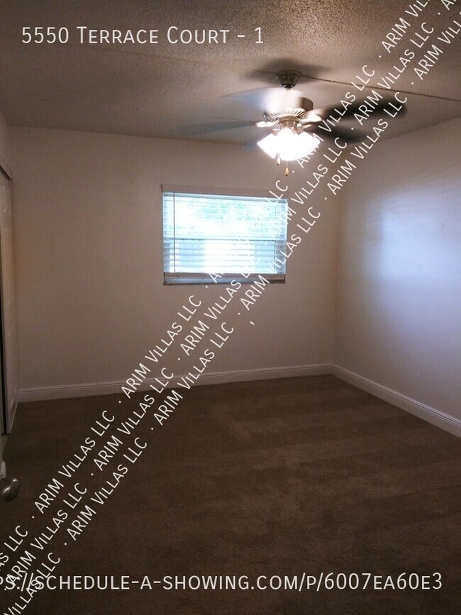 Foto del edificio - 5550 Terrace Ct