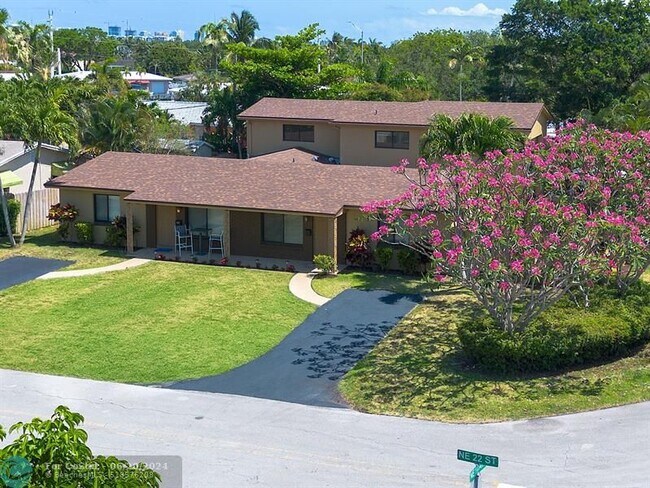 Foto del edificio - 1400 NE 22nd St