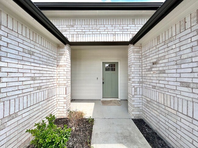 Foto del edificio - 13613 Rebecca Latimer Rd