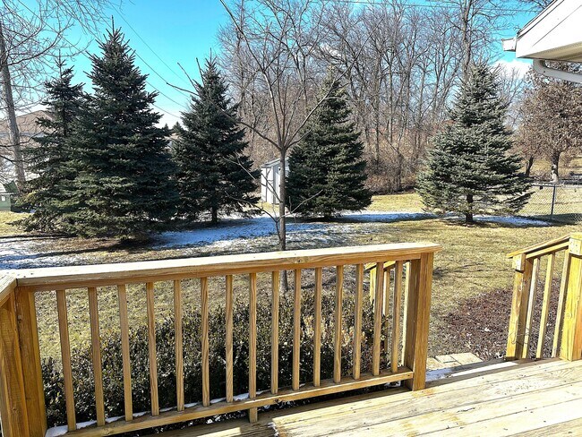 Foto del edificio - 460 Fox Ln