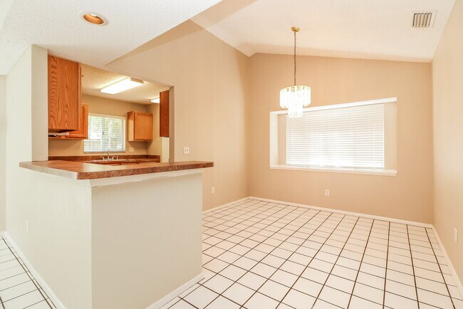Foto del edificio - 2024 Shadow Pine Dr