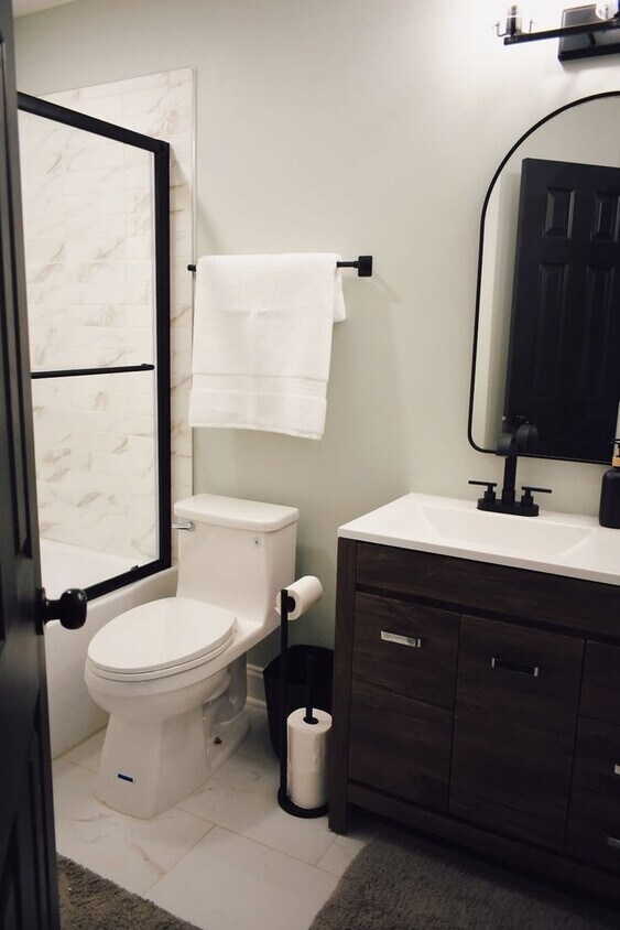 Foto principal - Charming 2BR Condo in Marietta