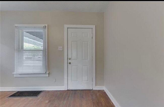 Foto del edificio - 1647 N Belleview Pl