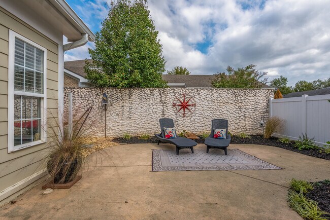 Building Photo - 618 Springlake Dr