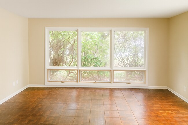 Foto del edificio - 345 Royal Oak Blvd