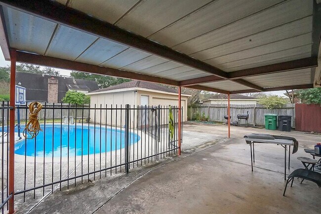 Foto del edificio - 9219 Sharpcrest St