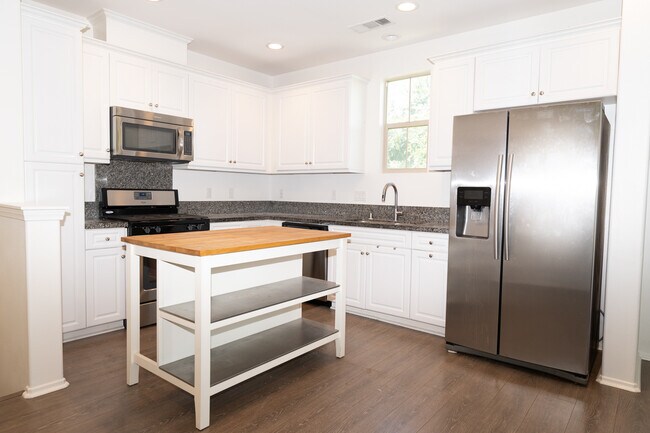Foto del edificio - 3310 E Yountville Dr