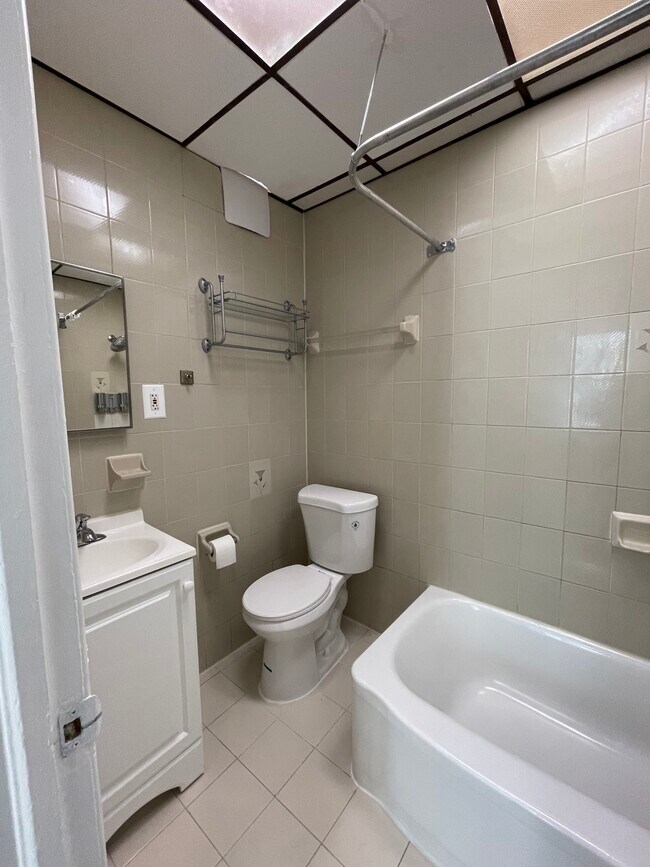 Foto del edificio - 10946 113th St