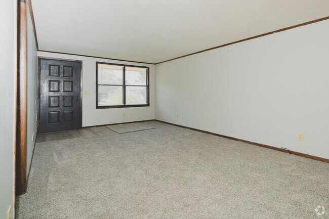 2BR, 1BA - 900SF - Family Room - Concord Square Apartments