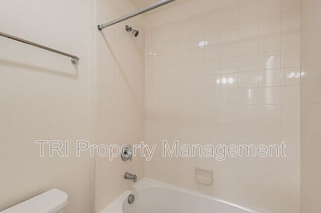 Foto del edificio - 645 W 171st Pl