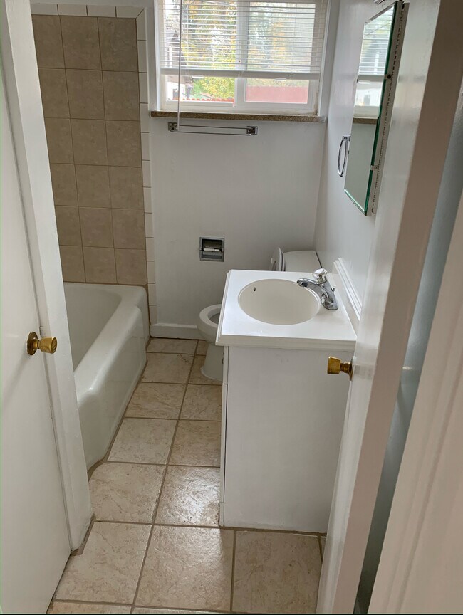 Foto del edificio - 165 E Oxford Ave