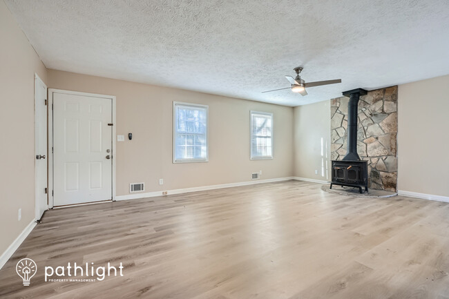 Building Photo - 155 Rock Garden Terrace N W, Marietta, GA,...