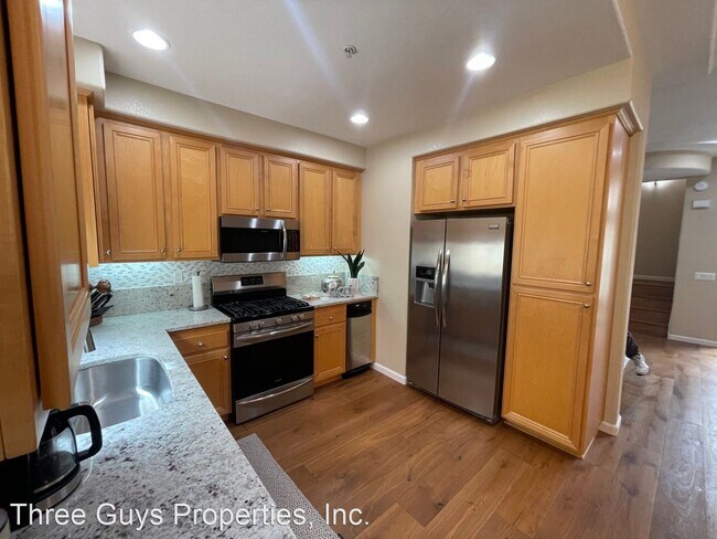 Building Photo - 2 br, 2.5 bath House - 2728 Farragut Rd.  ...
