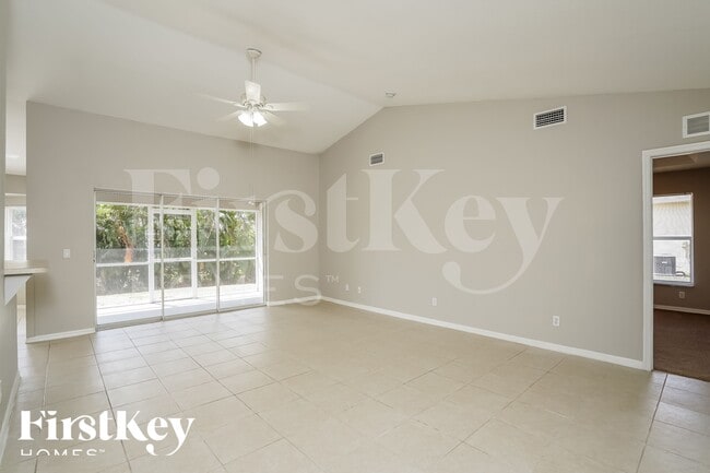 Building Photo - 8352 Bahamas Rd