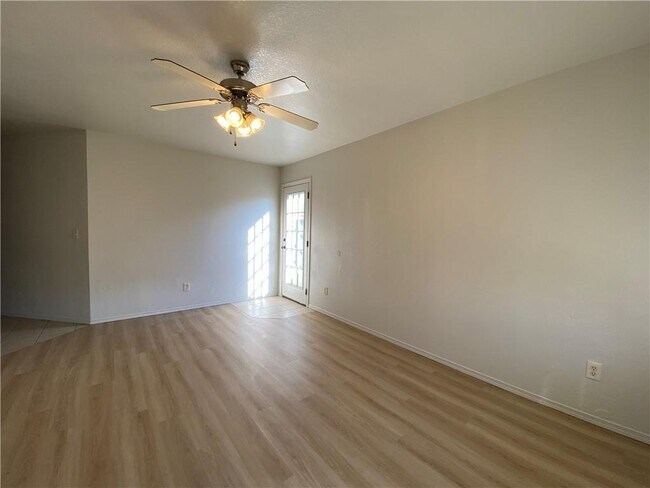 Building Photo - 1622 Tolleson Loop