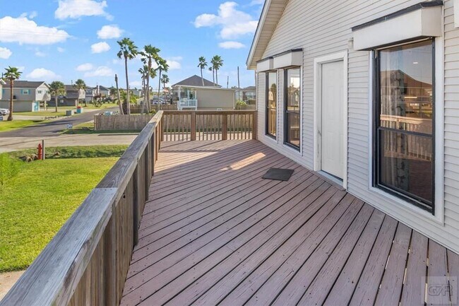 Foto del edificio - 16534 Henry Morgan Rd