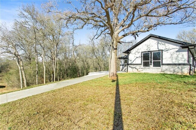 Building Photo - 211 Heleakala Dr