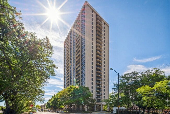 Building Photo - 2605 S Indiana Ave