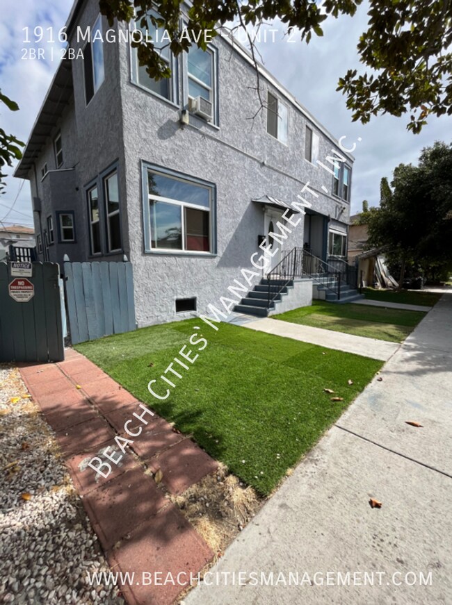 Foto del edificio - Two Bedroom, Two Bathroom, One Garage & On...