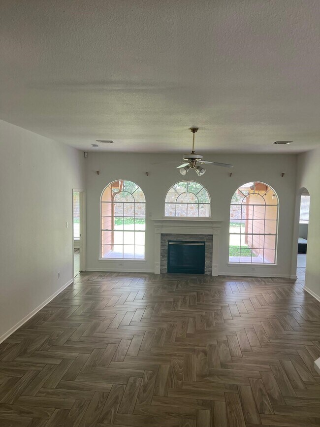 Building Photo - 5523 Waverdale Ct