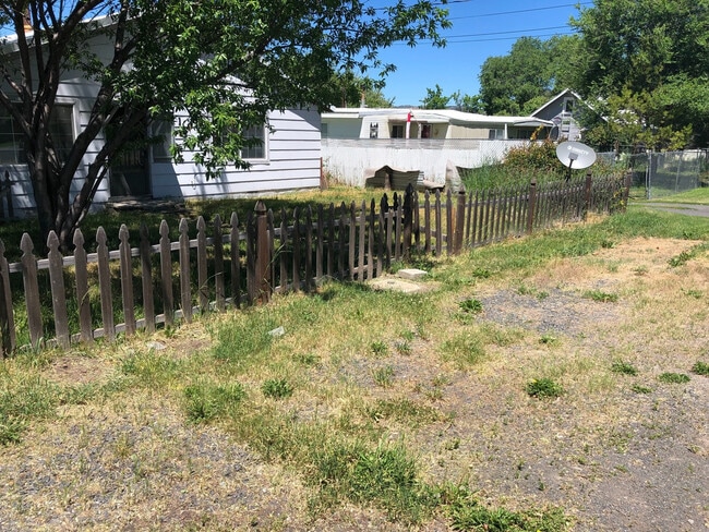 Building Photo - 1506 Ivory St