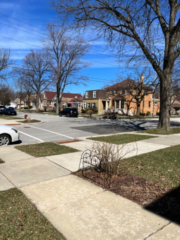 Foto del edificio - 5829 W Peterson Ave