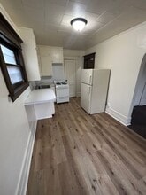 Building Photo - 420 Sunnyside Ave