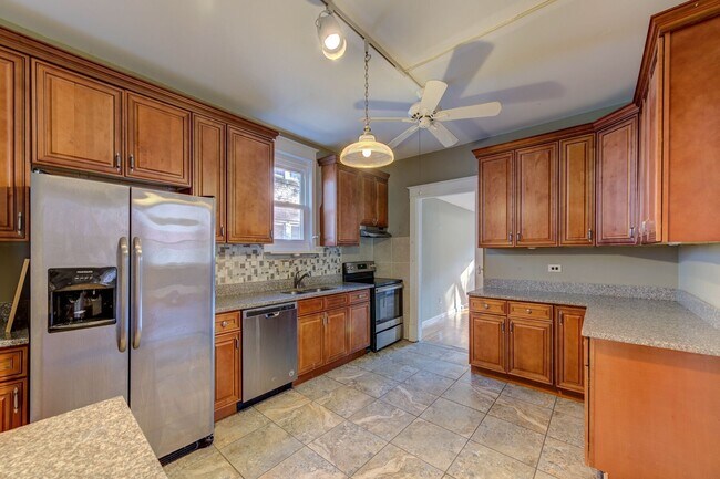 Foto del edificio - 1018 E Linden Ave