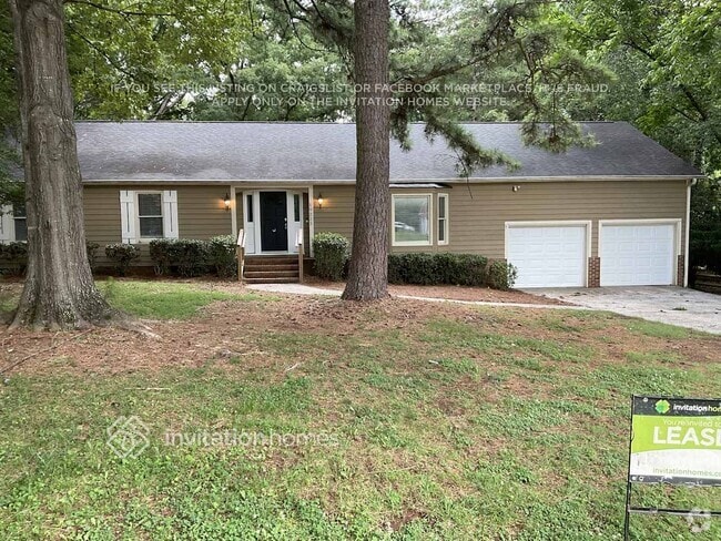 Building Photo - 10225 Woodview Cir