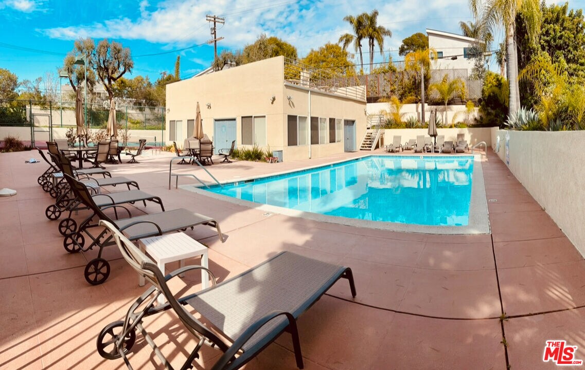 Foto principal - 3460 S Centinela Ave