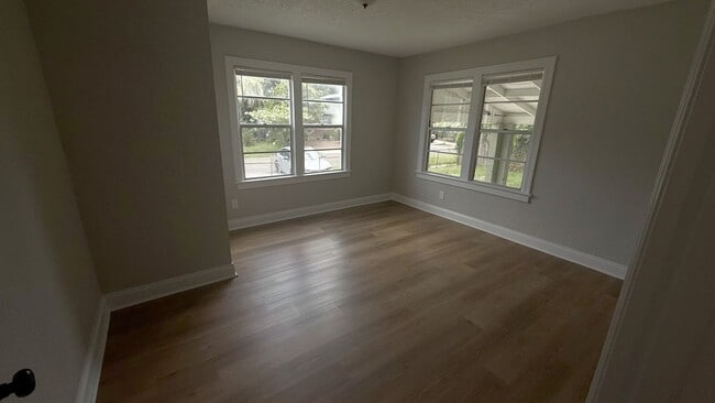 Foto del edificio - 1645 W 12th St