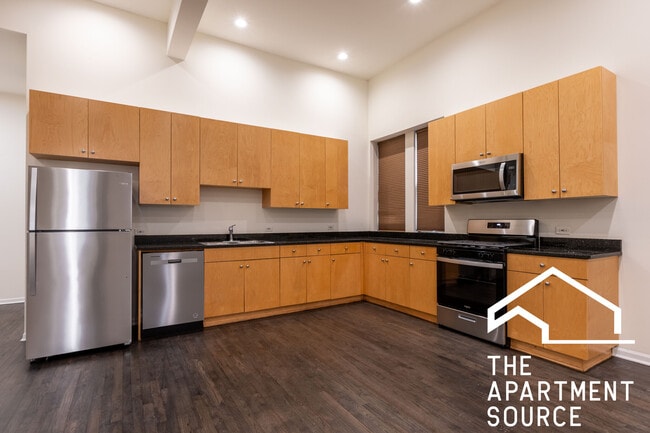 Photo - 1260 N Greenview Ave Apartment