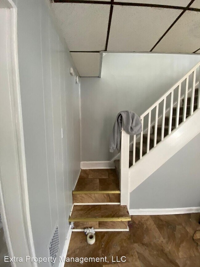 Building Photo - 4 br, 1 bath House - 695 Southard St