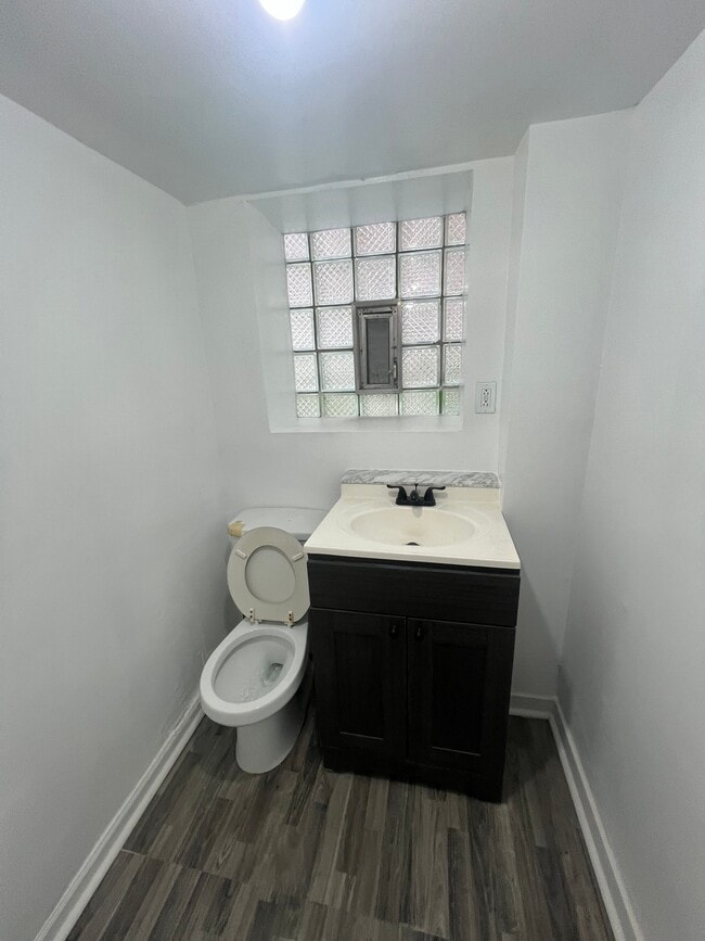 Foto del edificio - 3035 N Keating Ave