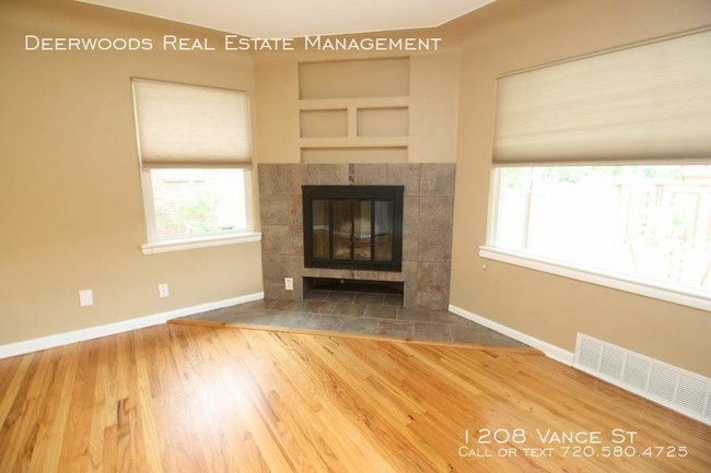 Building Photo - 1208 Vance St